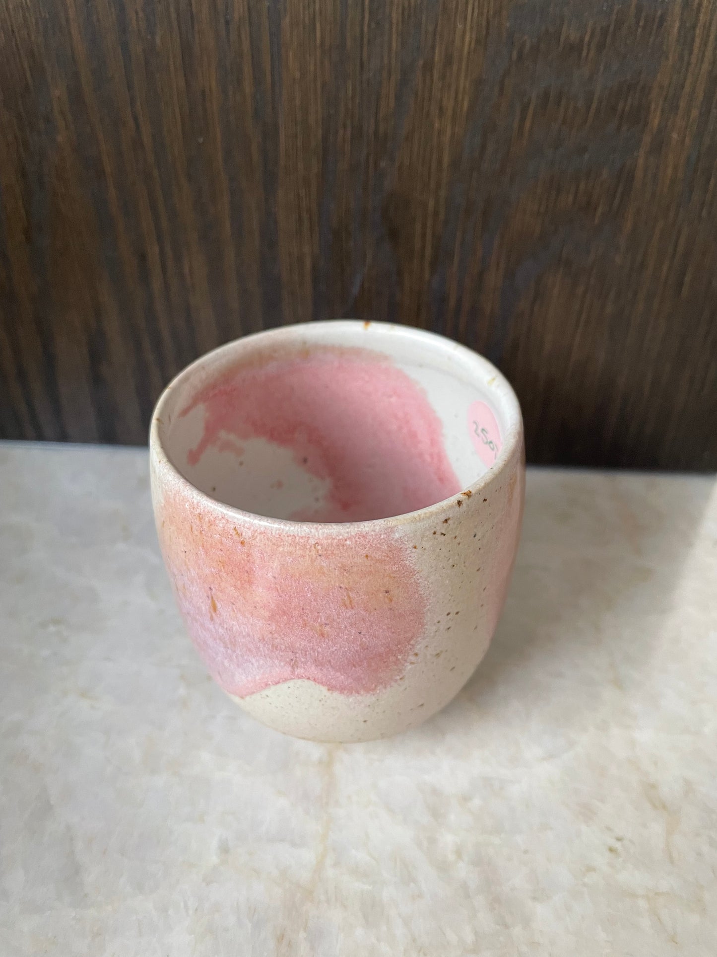 Tekop med penselstrøg