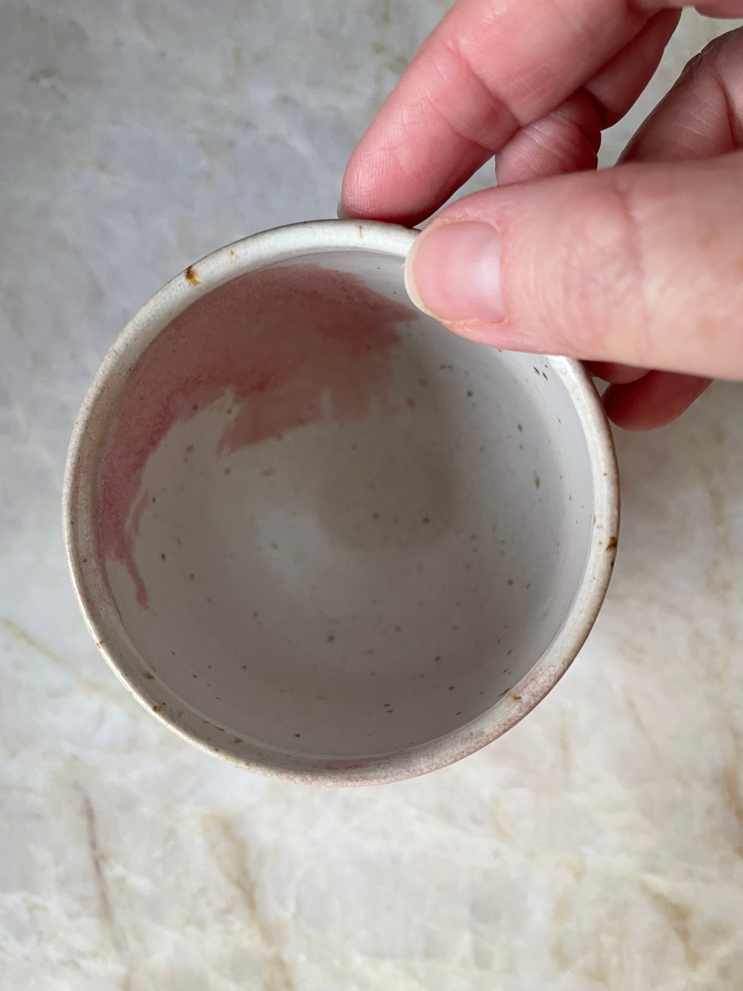 Tekop med penselstrøg