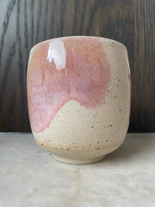 Tekop med penselstrøg