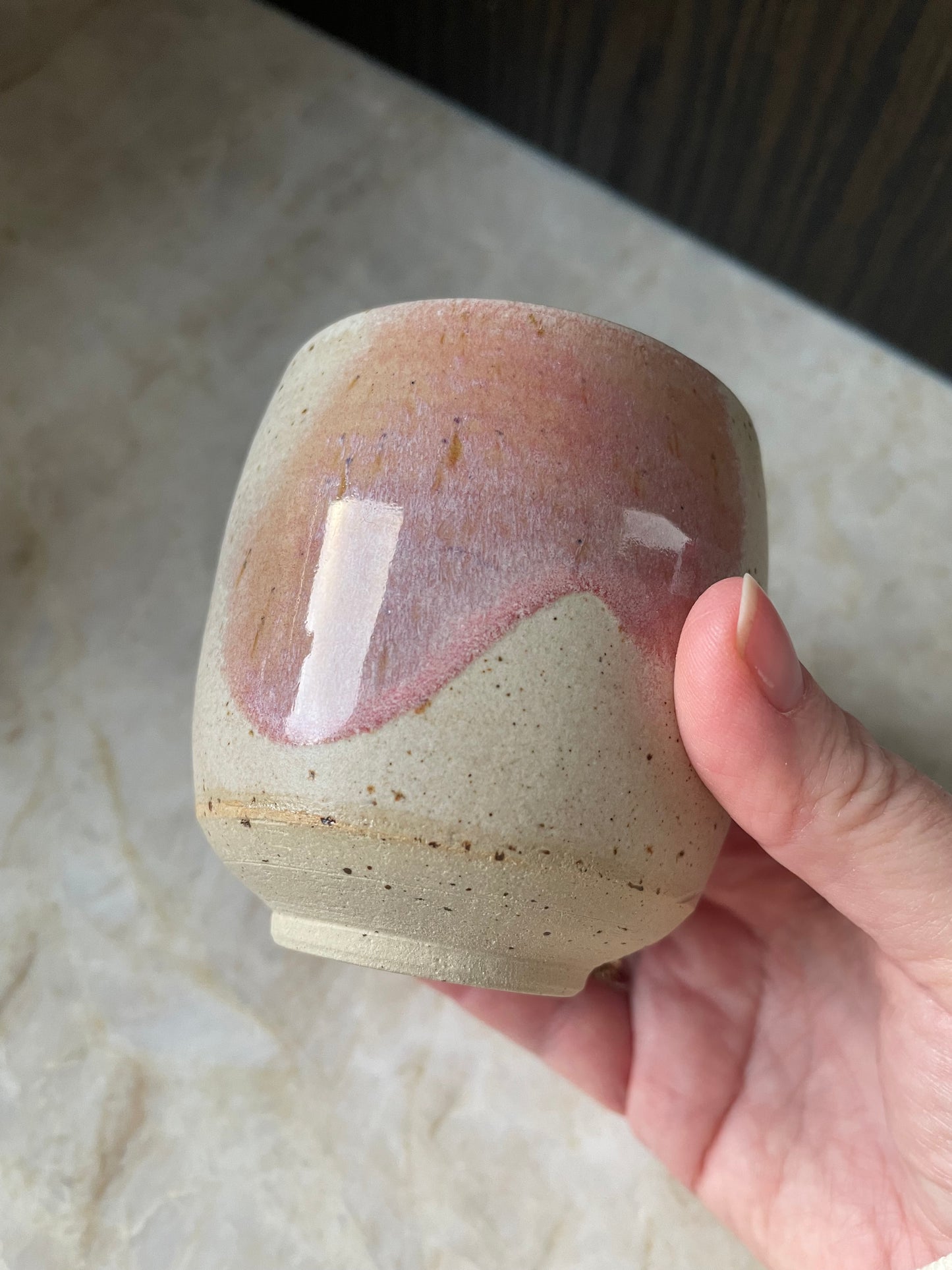 Tekop med penselstrøg